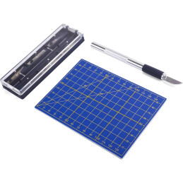 Basic hobby knife with cutting mat